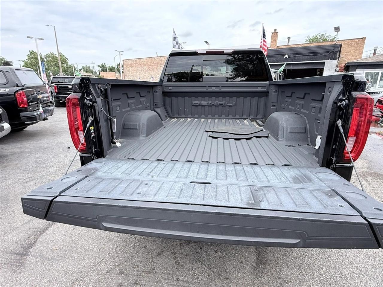 GMC Sierra 1500 4WD Crew Cab 157" Denali 2020