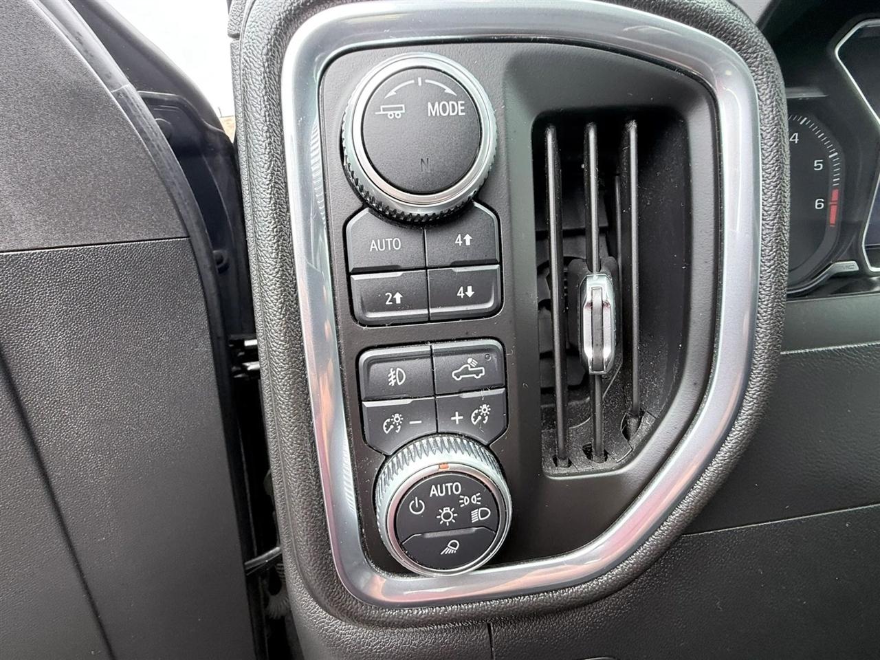GMC Sierra 1500 4WD Crew Cab 157" Denali 2020
