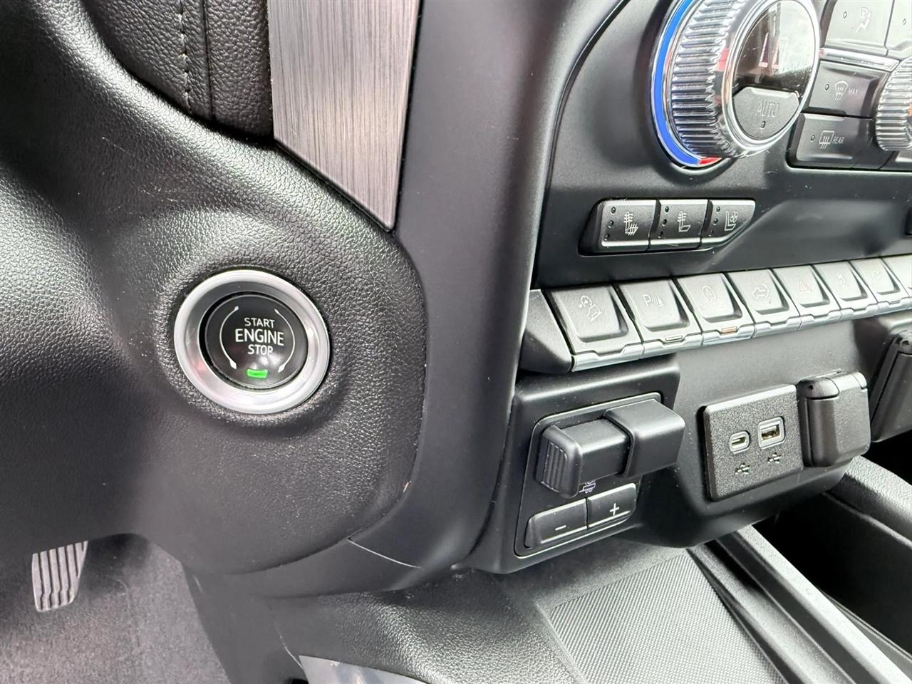GMC Sierra 1500 4WD Crew Cab 157" Denali 2020