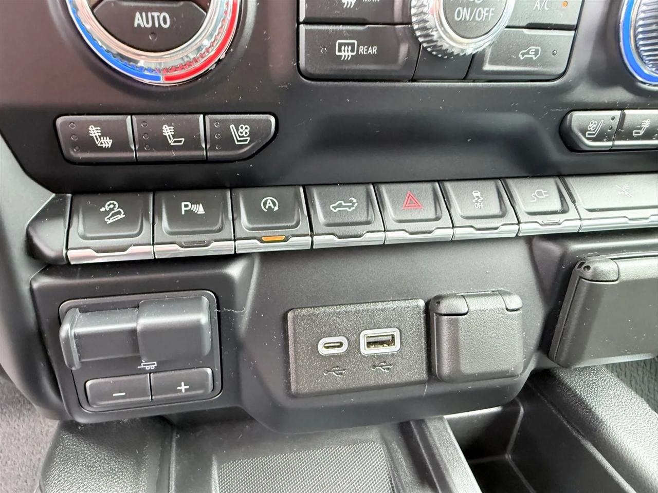 GMC Sierra 1500 4WD Crew Cab 157" Denali 2020