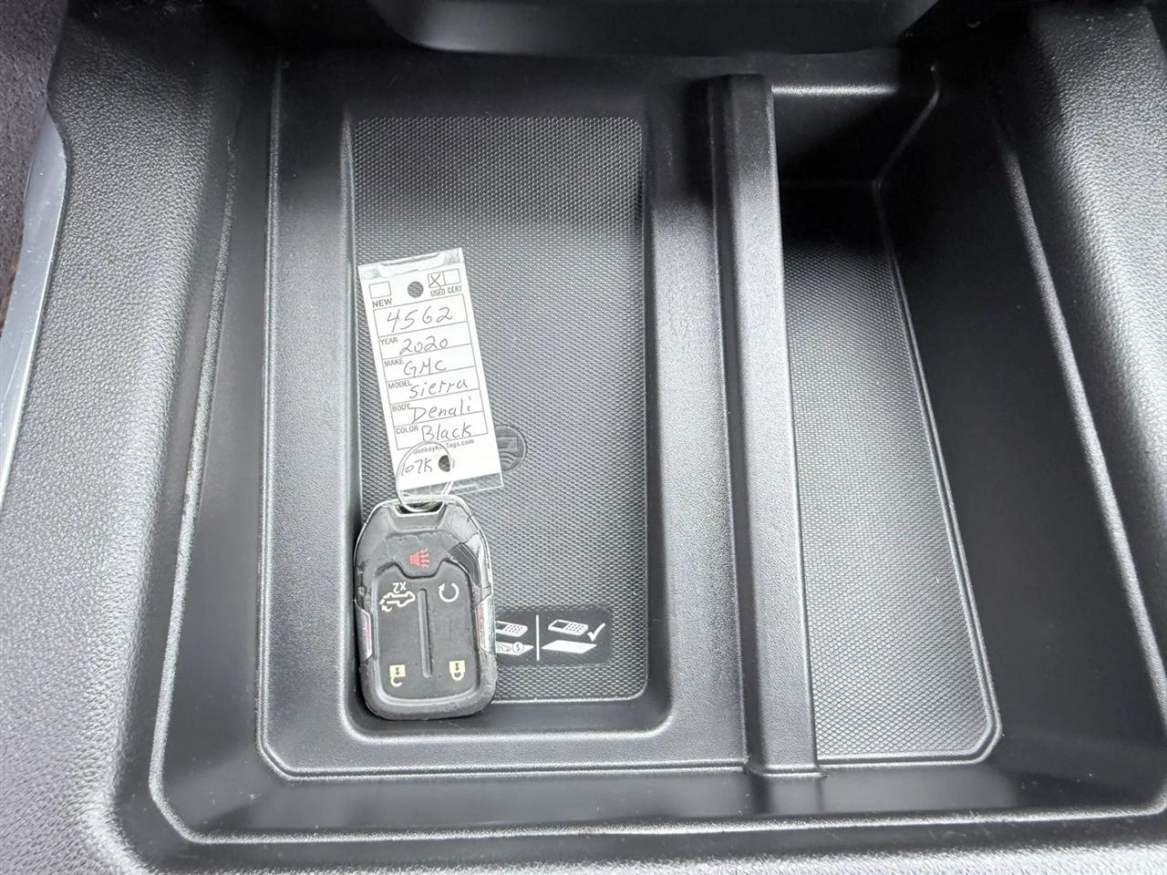 GMC Sierra 1500 4WD Crew Cab 157" Denali 2020