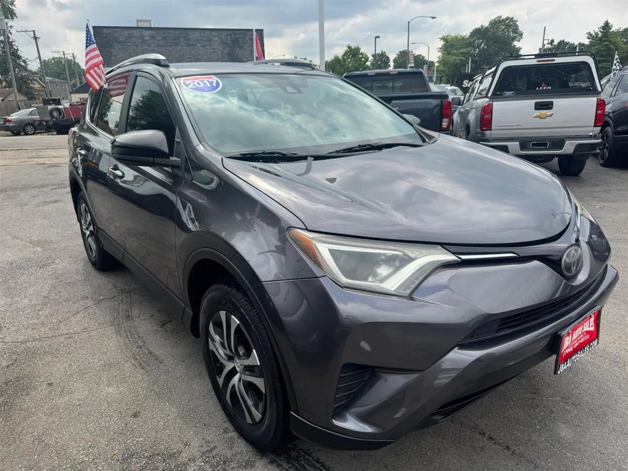 Toyota RAV4 LE FWD (Natl) 2017
