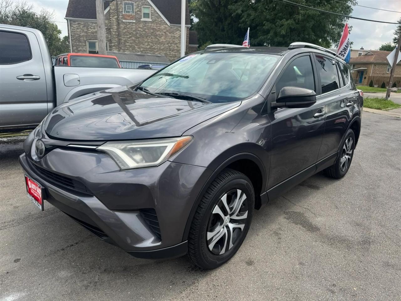 Toyota RAV4 LE FWD (Natl) 2017