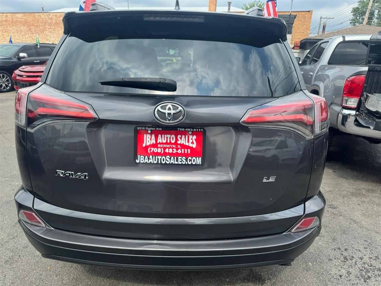 Toyota RAV4 LE FWD (Natl) 2017