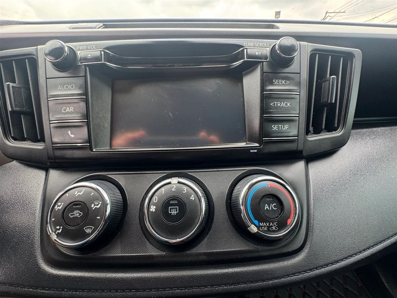 Toyota RAV4 LE FWD (Natl) 2017