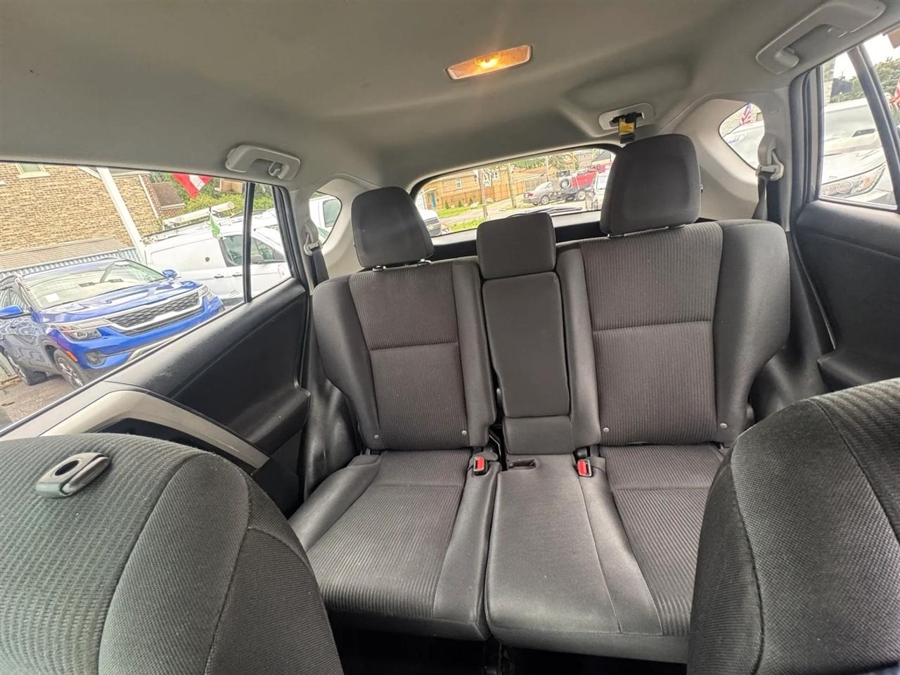 Toyota RAV4 LE FWD (Natl) 2017