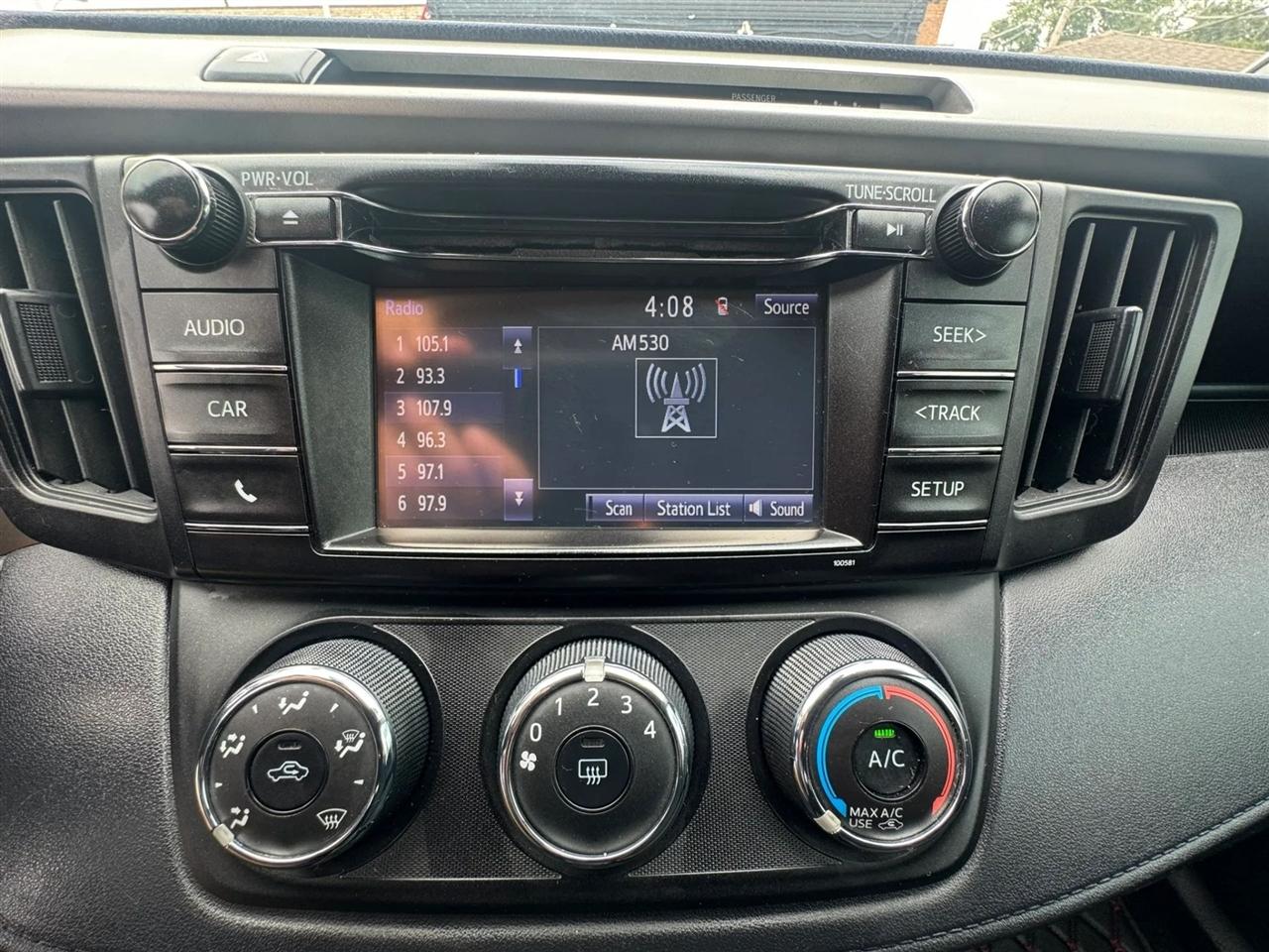 Toyota RAV4 LE FWD (Natl) 2017