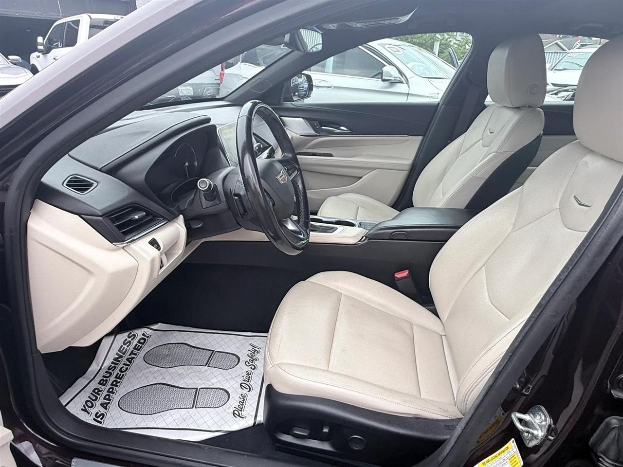 Cadillac CT4 4dr Sdn Premium Luxury 2020
