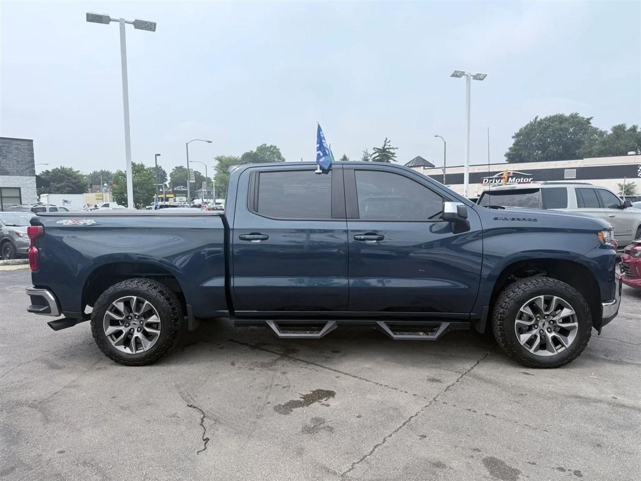 Chevrolet Silverado 1500 4WD Crew Cab 147" LT w/1LT 2021