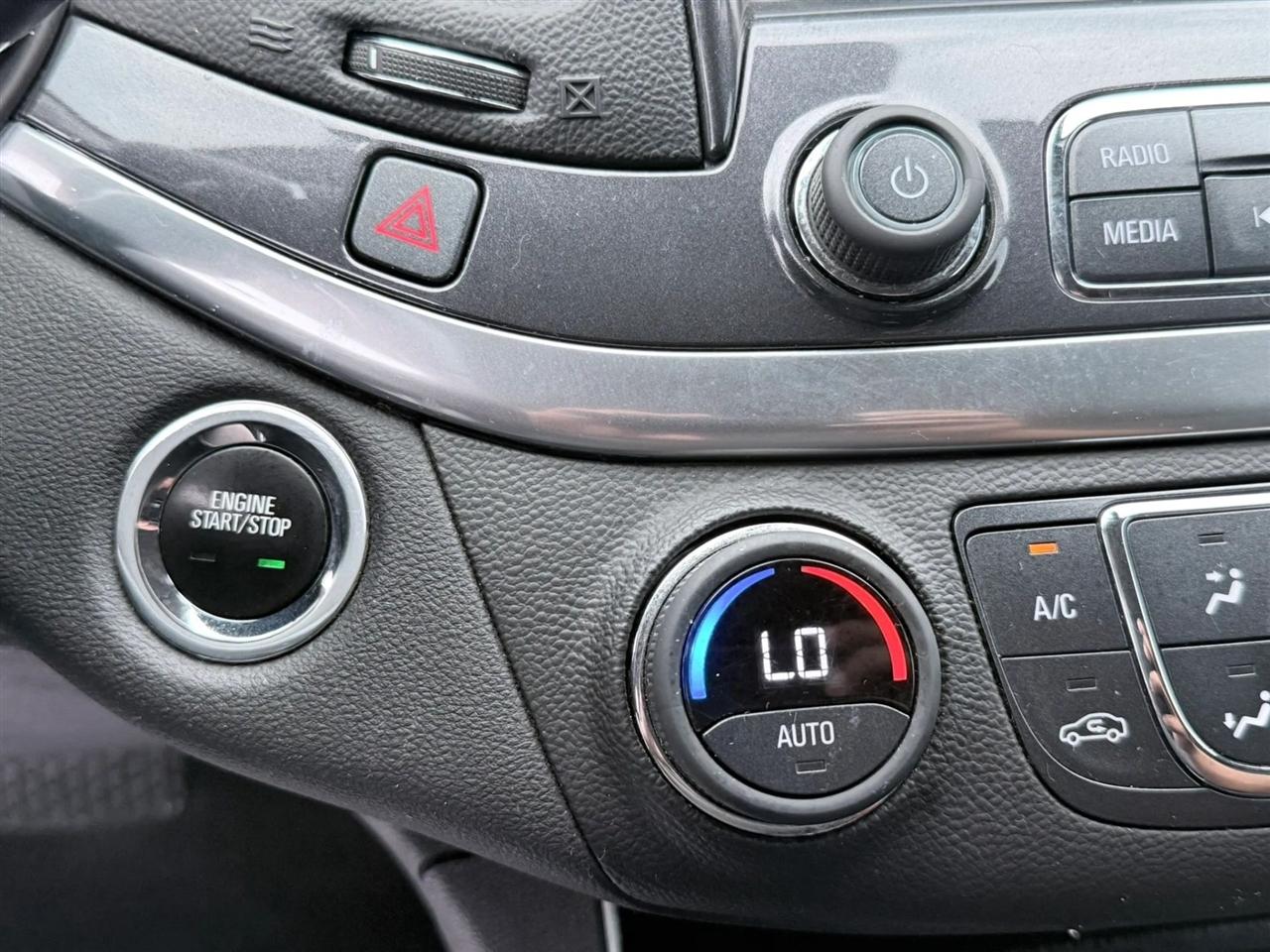Chevrolet Impala 4dr Sdn LT w/1LT 2020