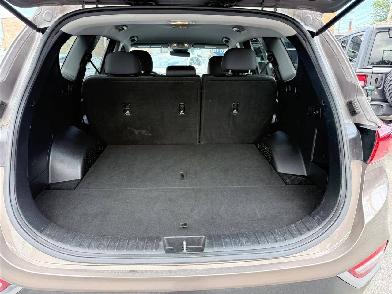 Hyundai Santa Fe SE 2.4L Auto FWD 2019