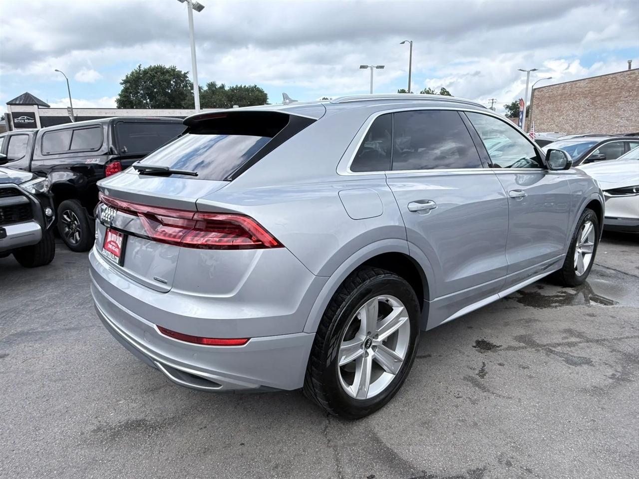 Audi Q8 Premium 55 TFSI quattro 2021