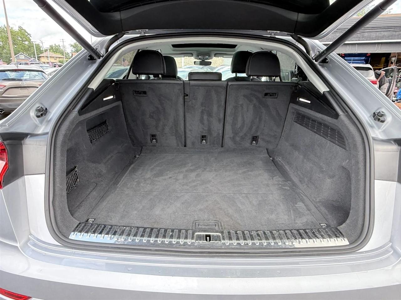 Audi Q8 Premium 55 TFSI quattro 2021