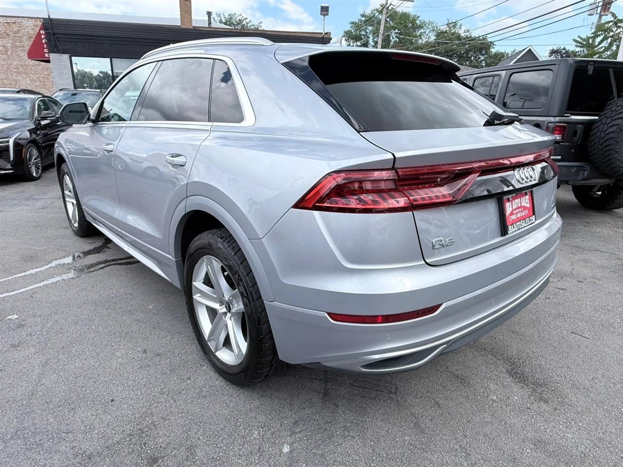 Audi Q8 Premium 55 TFSI quattro 2021