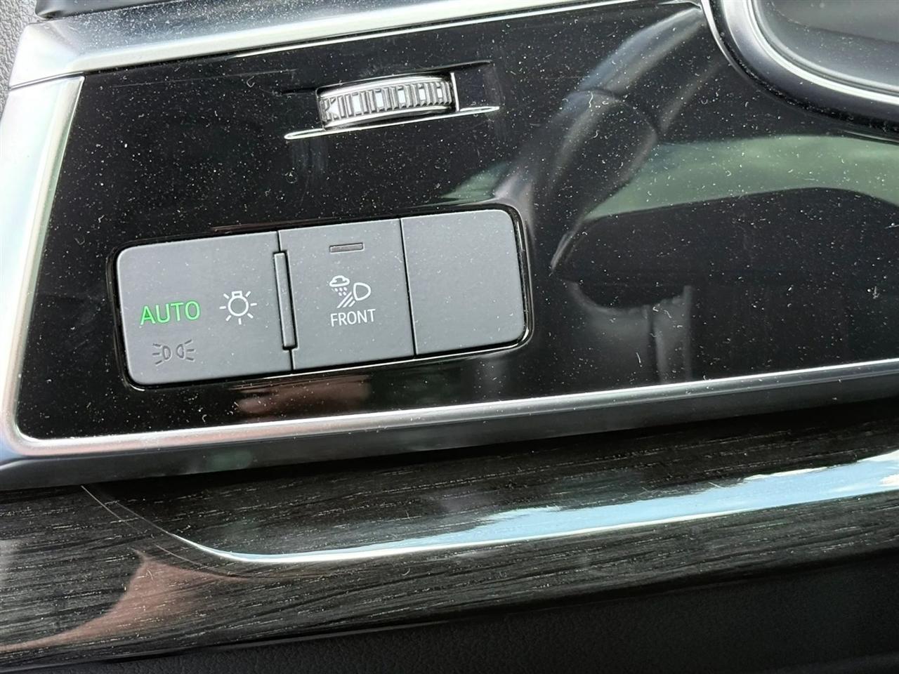 Audi Q8 Premium 55 TFSI quattro 2021