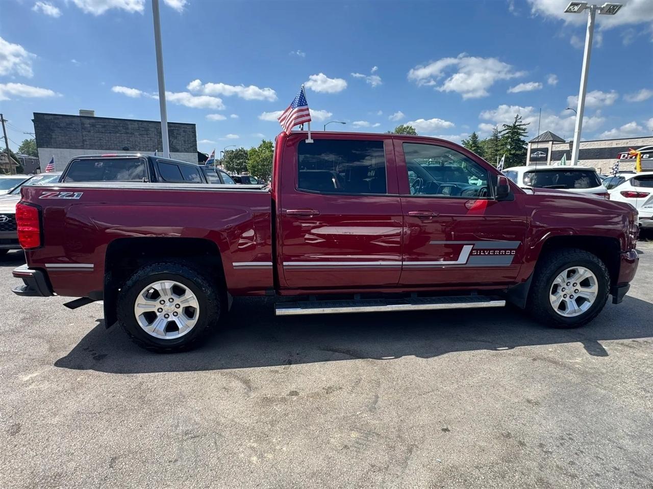 Chevrolet Silverado 1500 4WD Crew Cab 143.5" LT w/2LT 2016