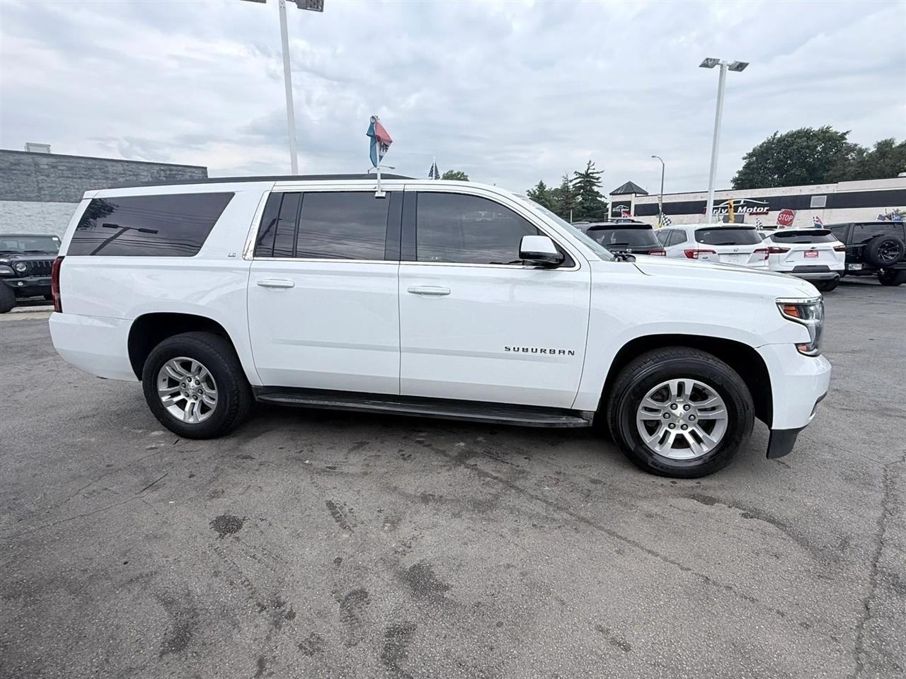 Chevrolet Suburban 4WD 4dr 1500 Commercial 2016