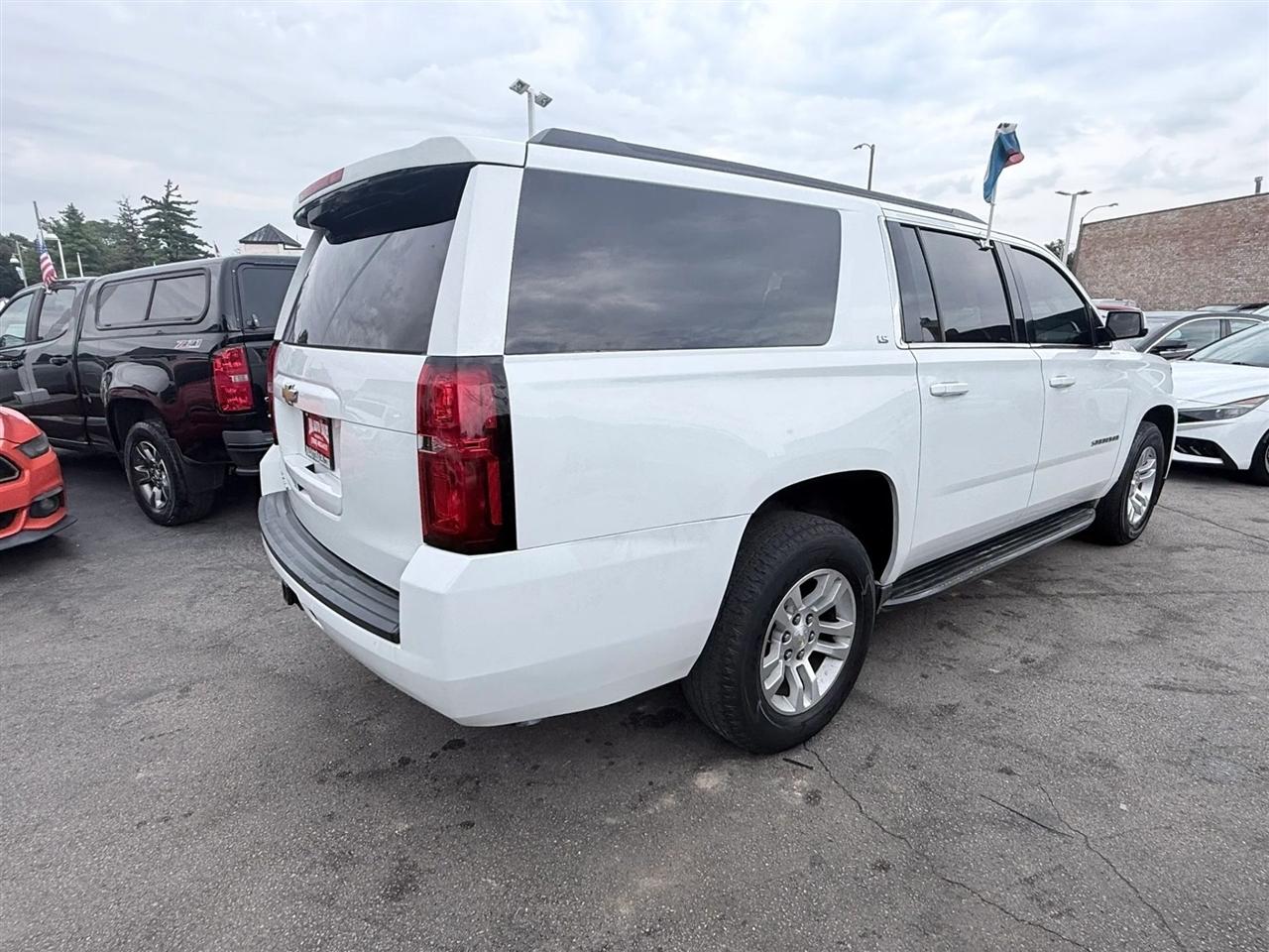 Chevrolet Suburban 4WD 4dr 1500 Commercial 2016