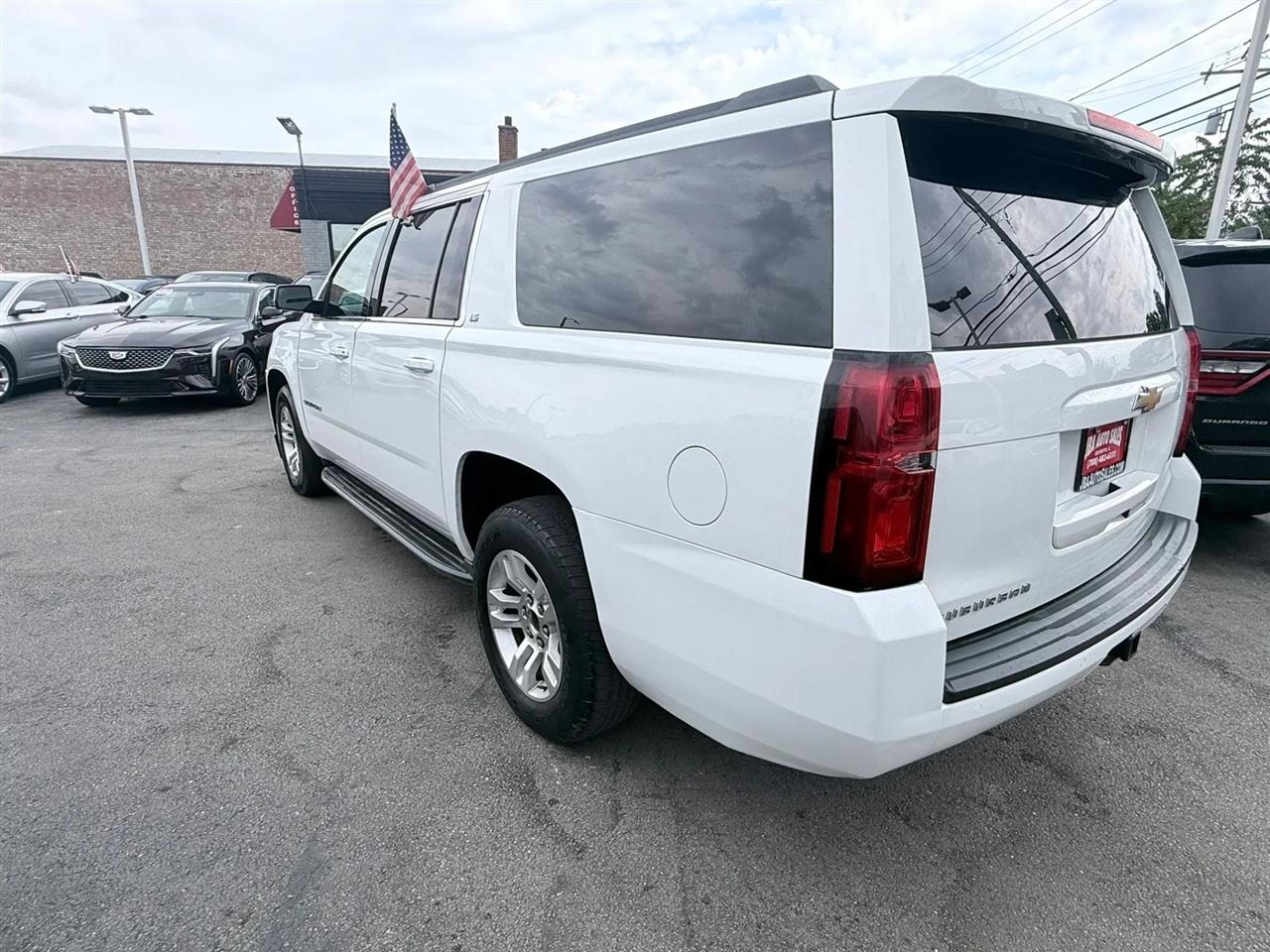 Chevrolet Suburban 4WD 4dr 1500 Commercial 2016
