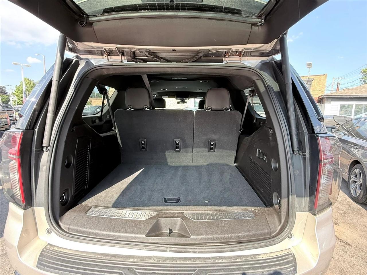 Chevrolet Suburban 4WD 4dr Premier 2021