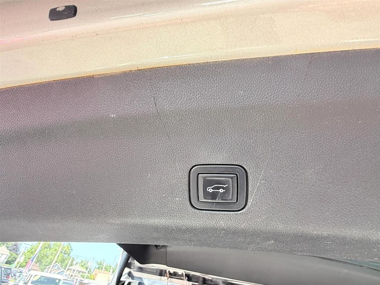 Chevrolet Suburban 4WD 4dr Premier 2021