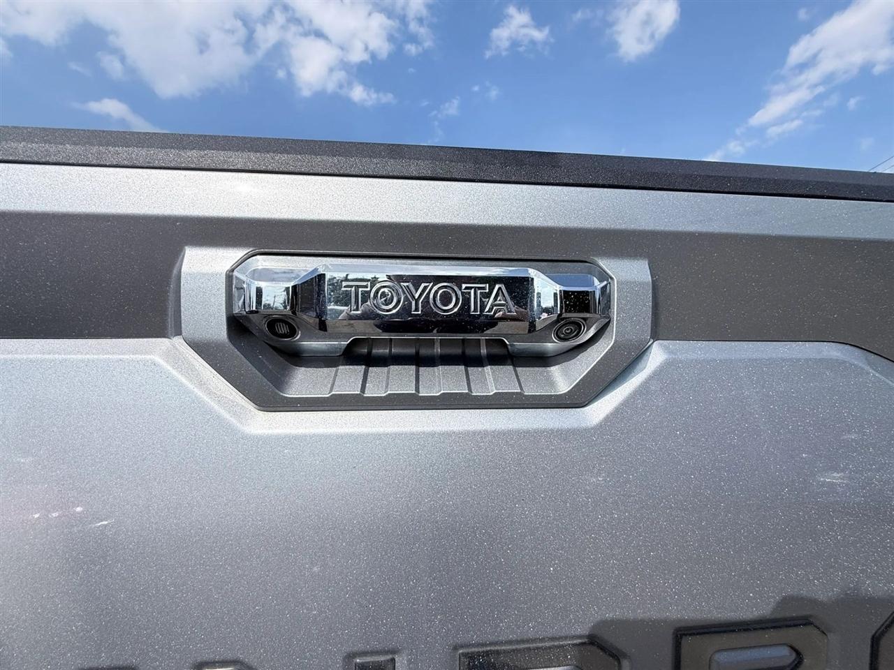 Toyota Tundra 4WD Capstone Hybrid CrewMax 5.5' Bed (Natl) 2023