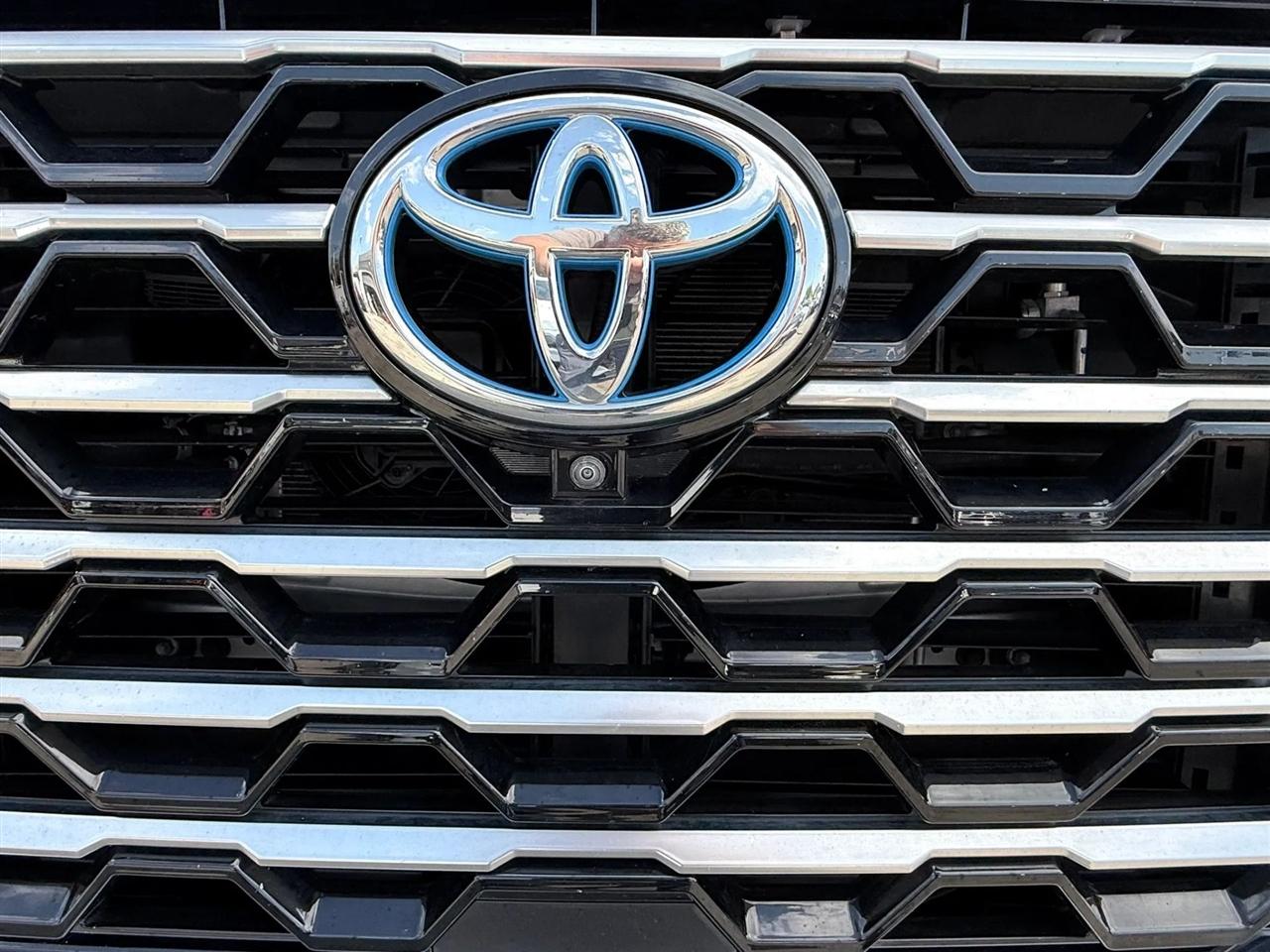 Toyota Tundra 4WD Capstone Hybrid CrewMax 5.5' Bed (Natl) 2023