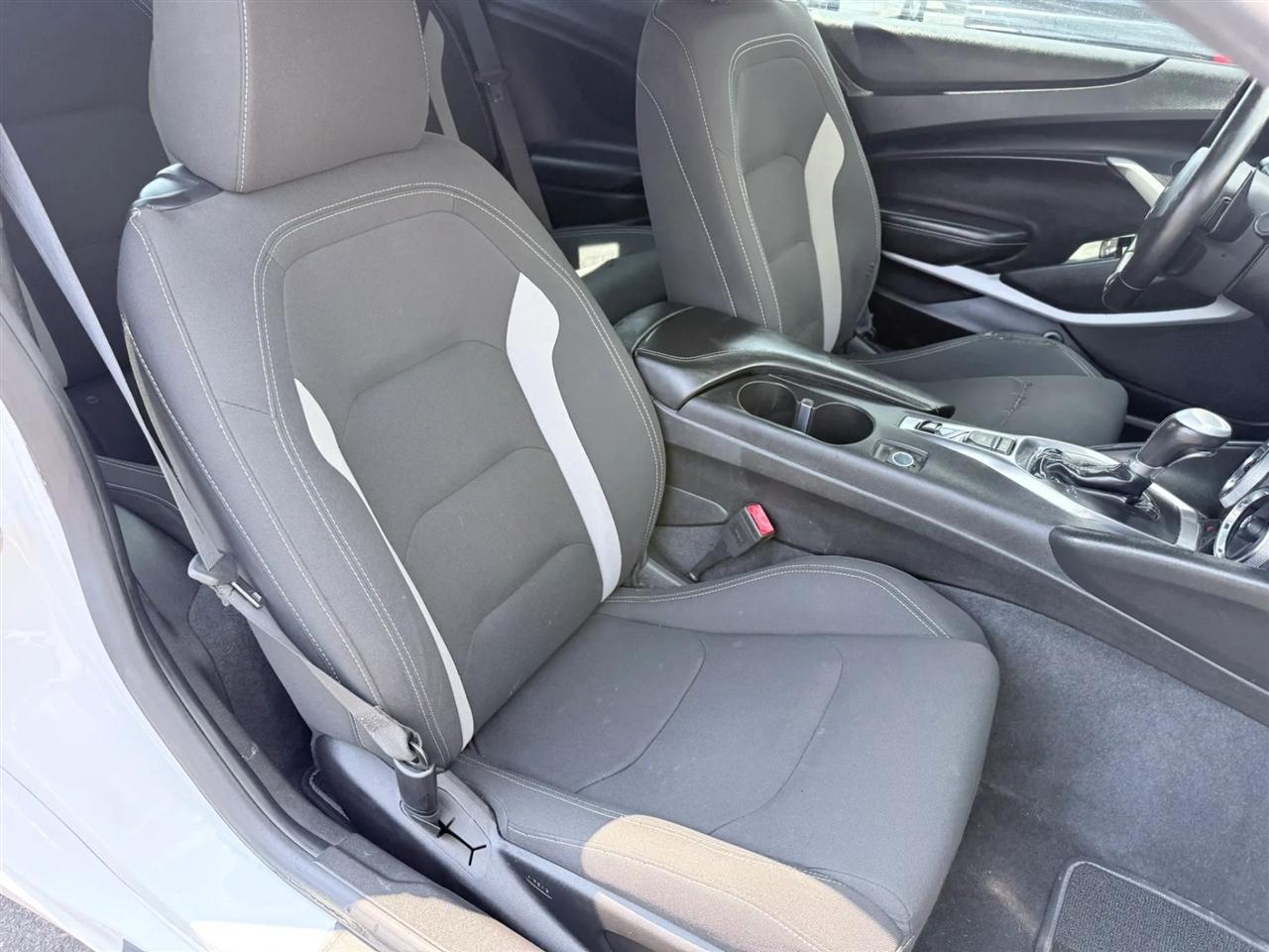Chevrolet Camaro 2dr Cpe 1LT 2018