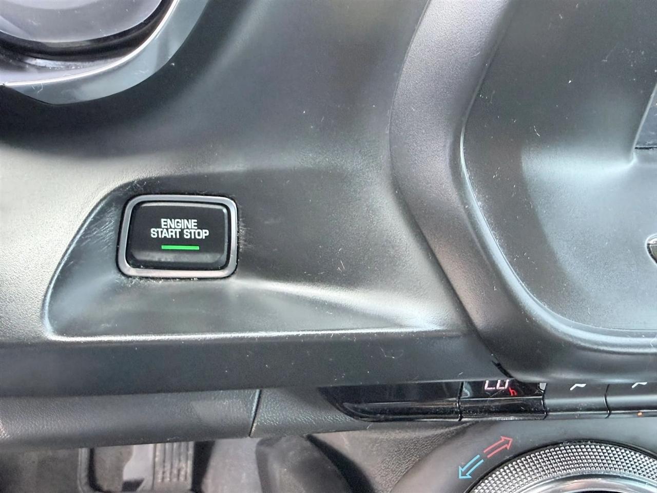 Chevrolet Camaro 2dr Cpe 1LT 2018
