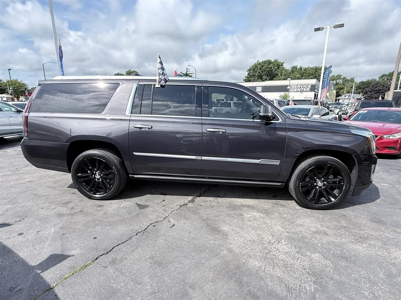 Cadillac Escalade ESV 4WD 4dr Premium Luxury 2018