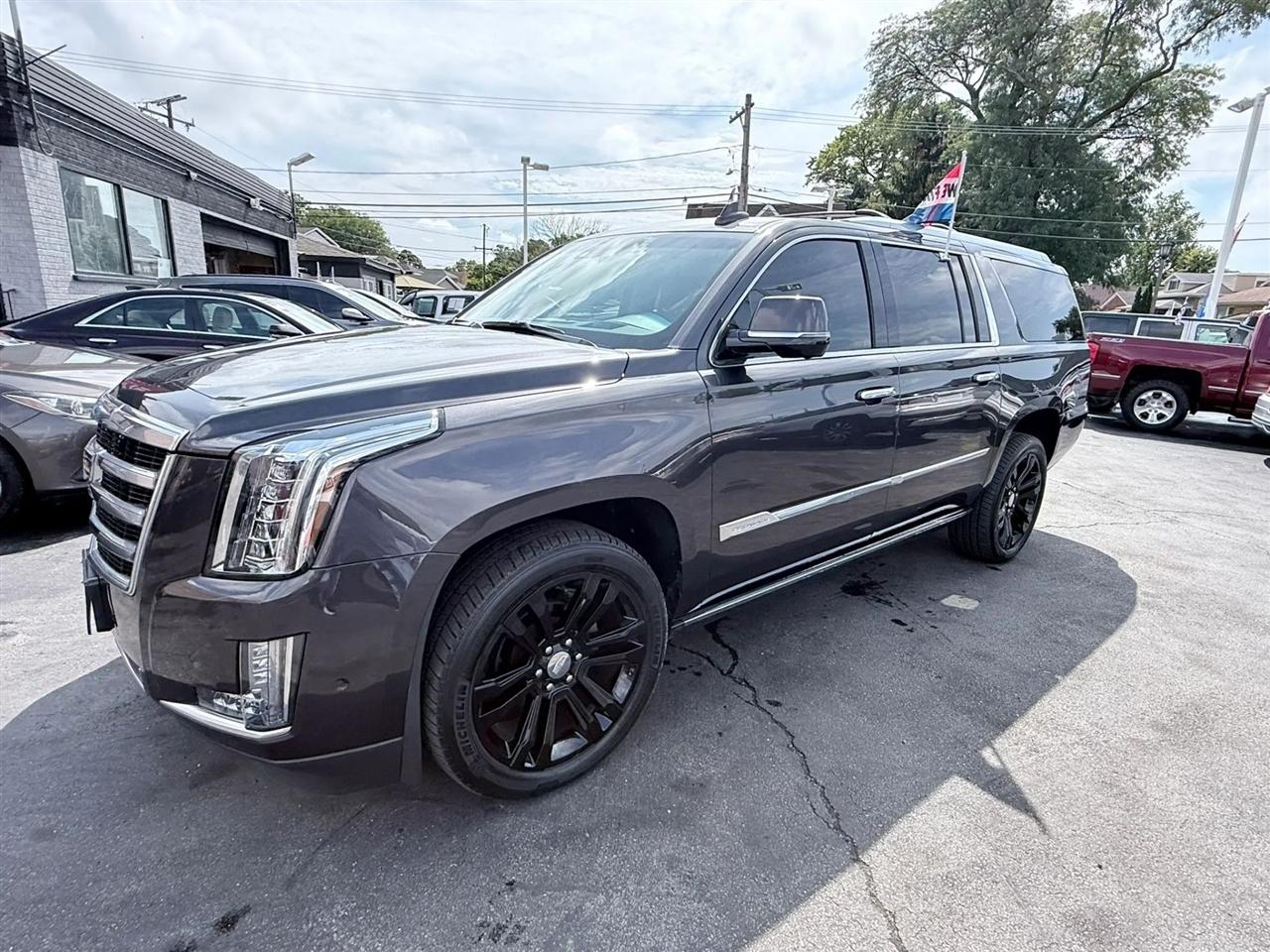 Cadillac Escalade ESV 4WD 4dr Premium Luxury 2018