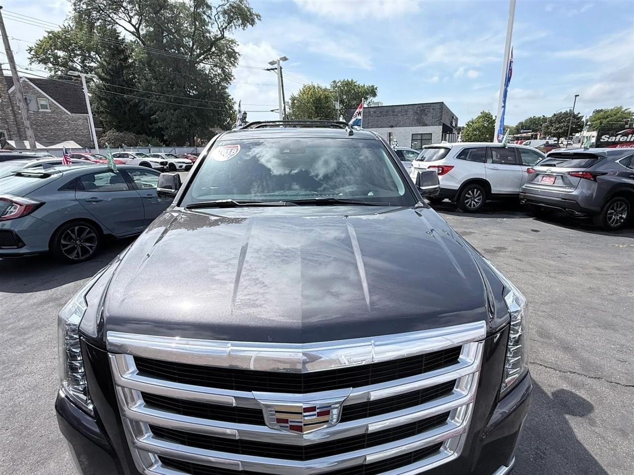Cadillac Escalade ESV 4WD 4dr Premium Luxury 2018