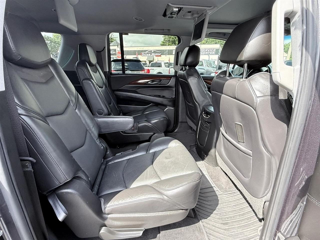 Cadillac Escalade ESV 4WD 4dr Premium Luxury 2018