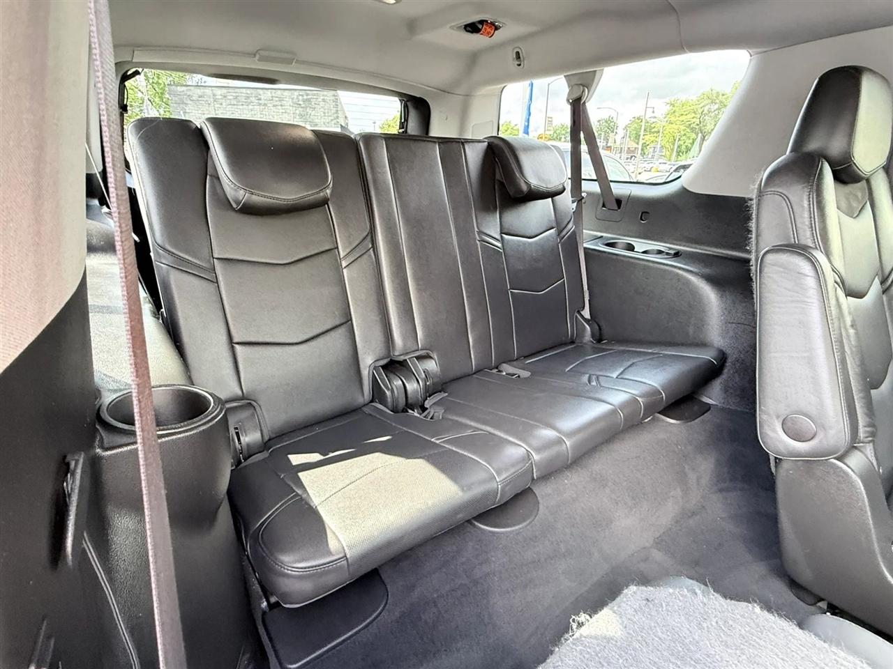 Cadillac Escalade ESV 4WD 4dr Premium Luxury 2018