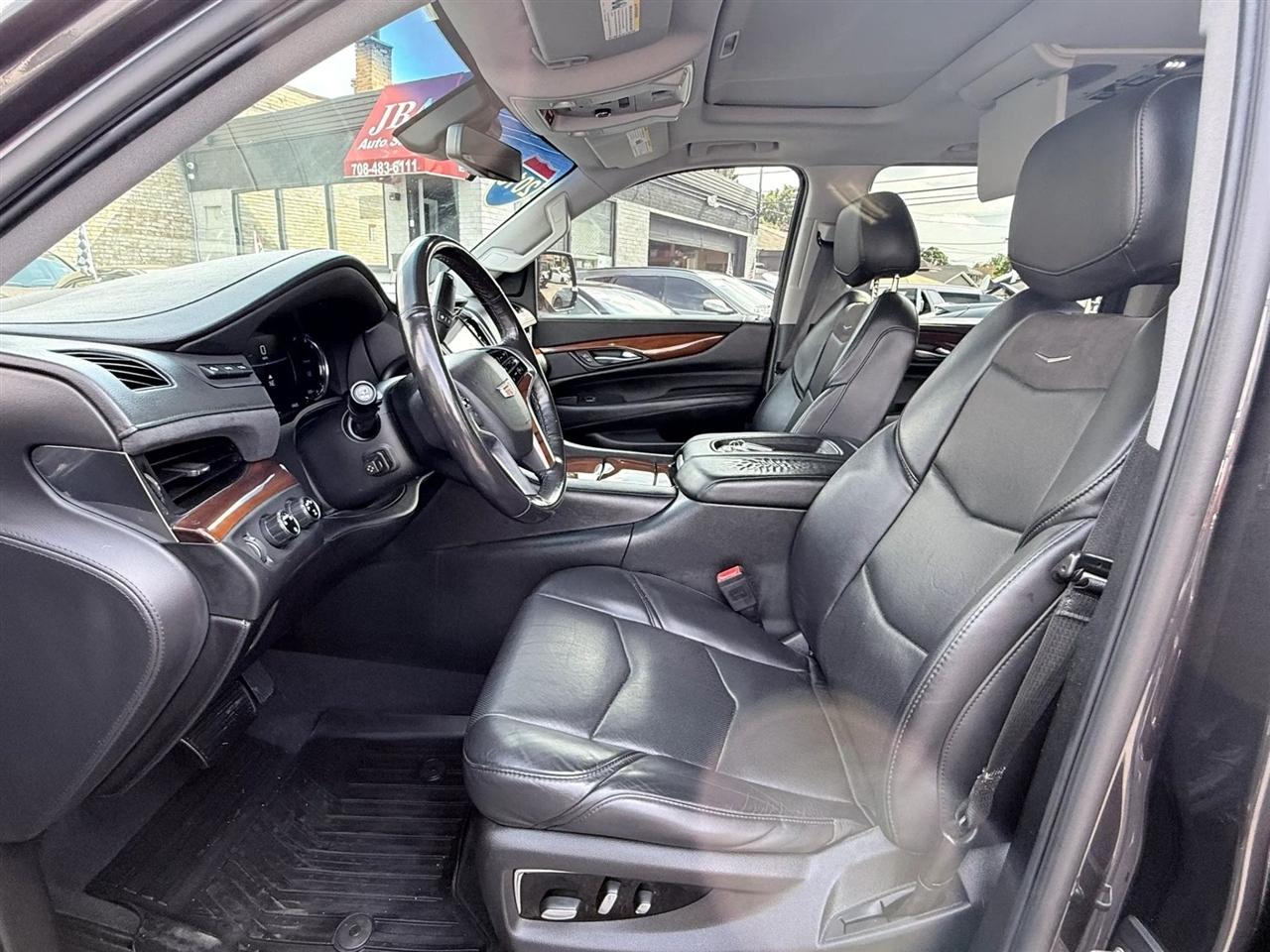Cadillac Escalade ESV 4WD 4dr Premium Luxury 2018