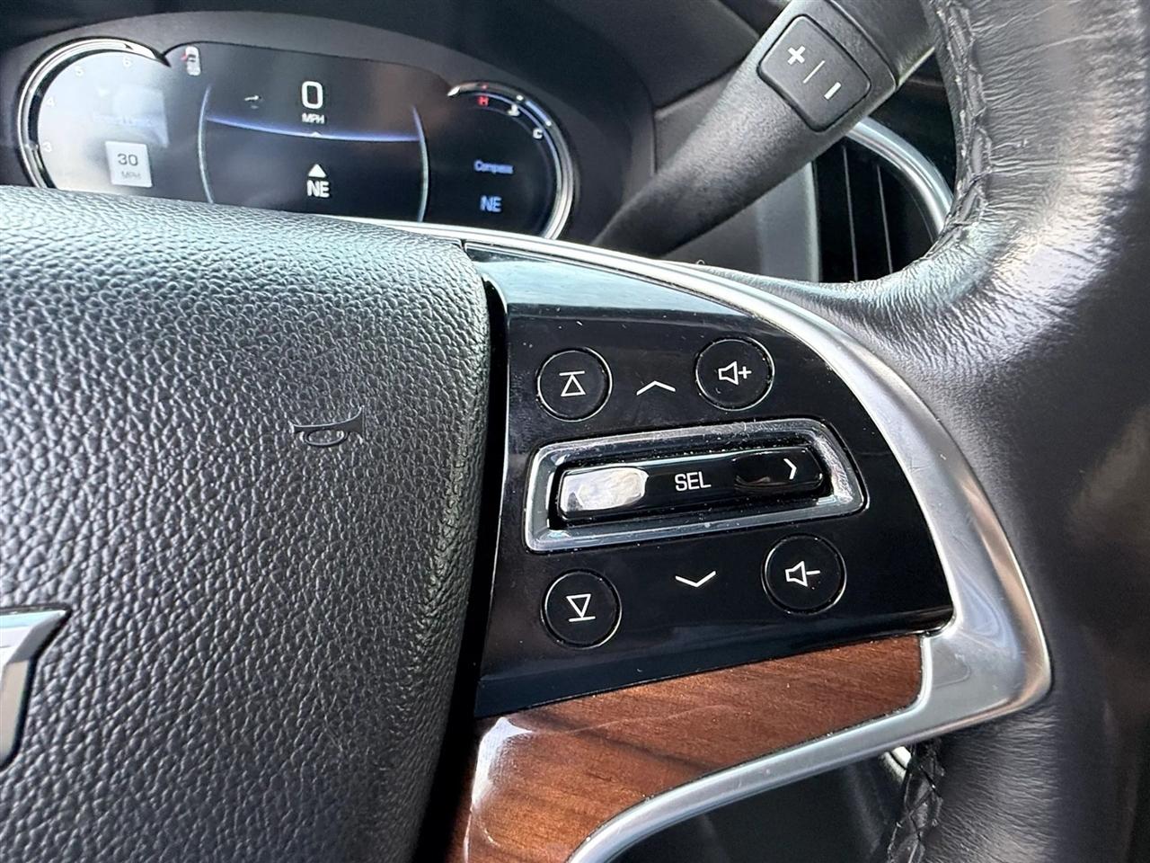 Cadillac Escalade ESV 4WD 4dr Premium Luxury 2018