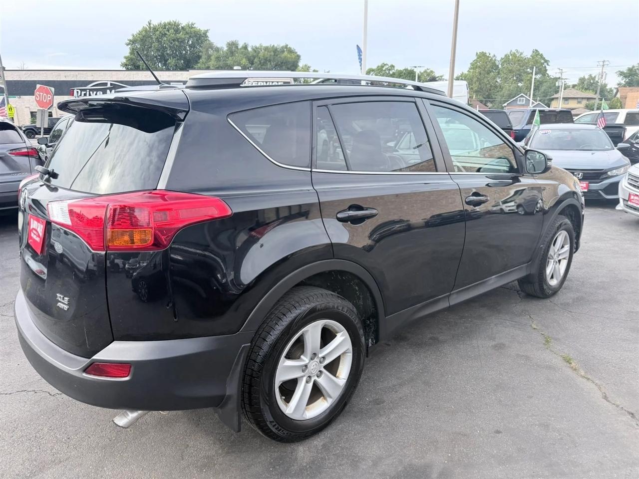 Toyota RAV4 AWD 4dr XLE (Natl) 2013