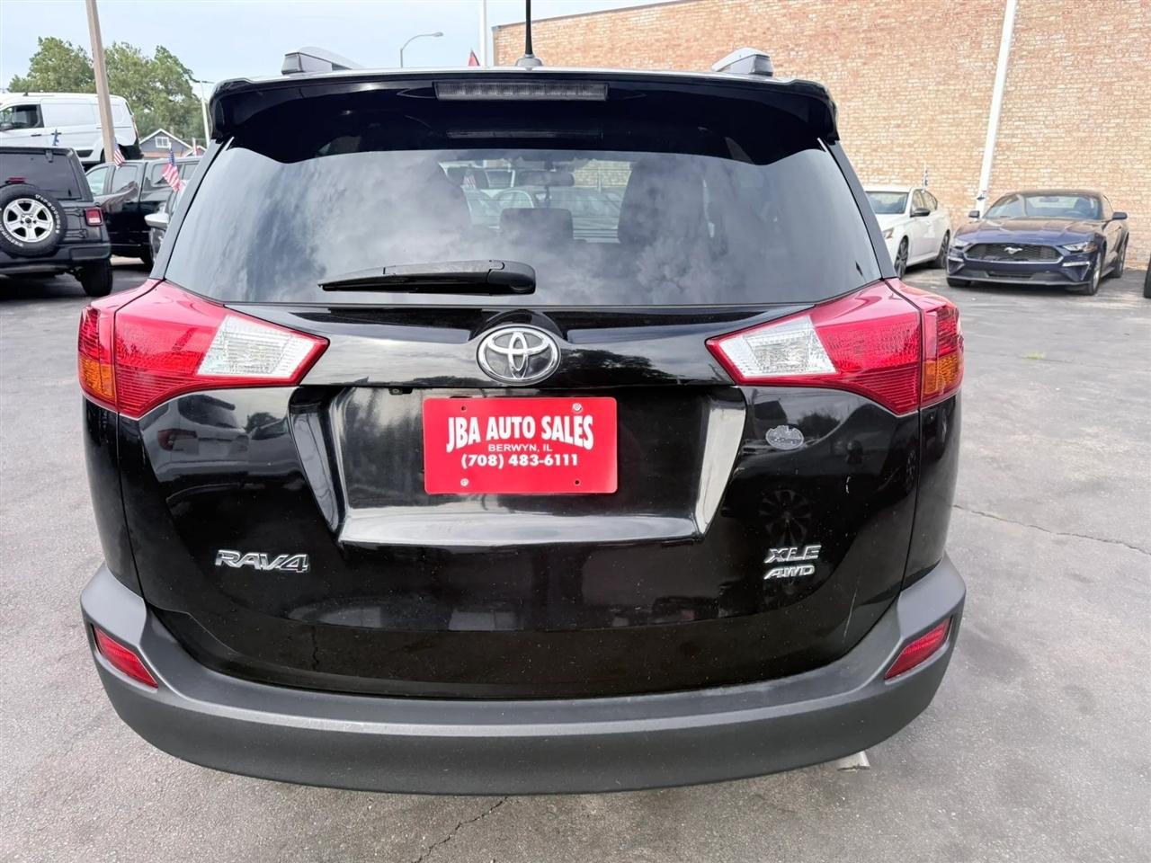 Toyota RAV4 AWD 4dr XLE (Natl) 2013