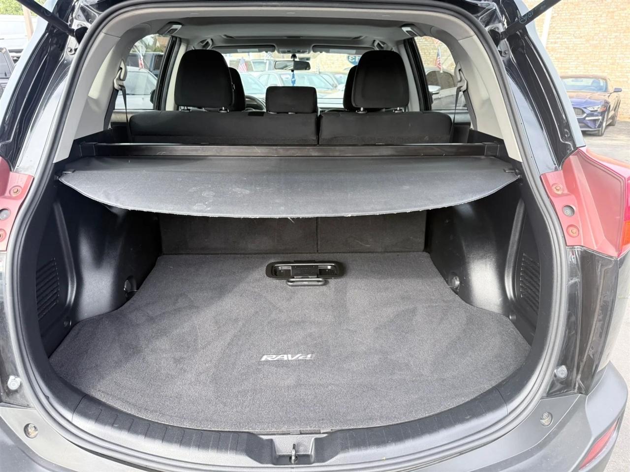Toyota RAV4 AWD 4dr XLE (Natl) 2013