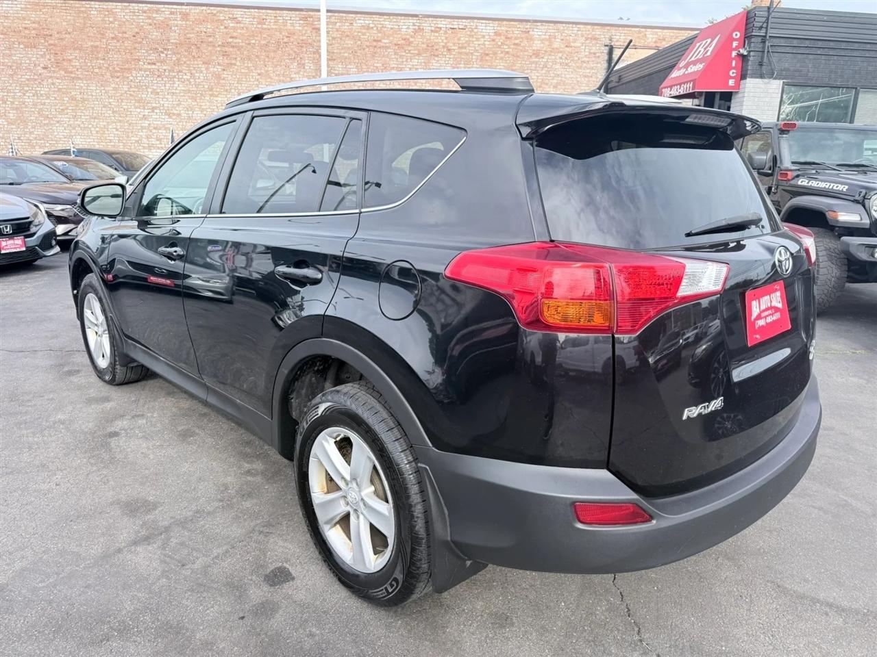 Toyota RAV4 AWD 4dr XLE (Natl) 2013