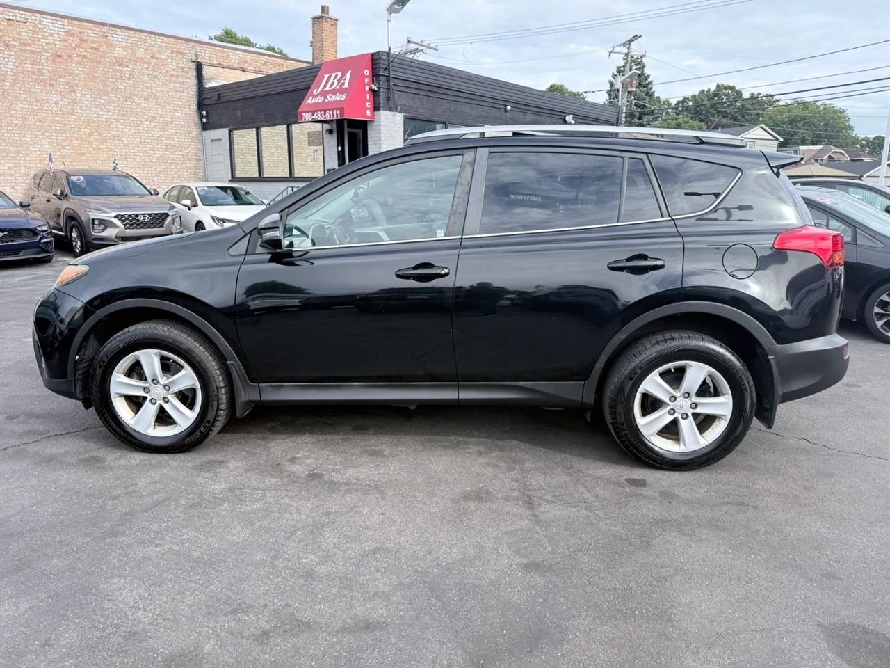 Toyota RAV4 AWD 4dr XLE (Natl) 2013