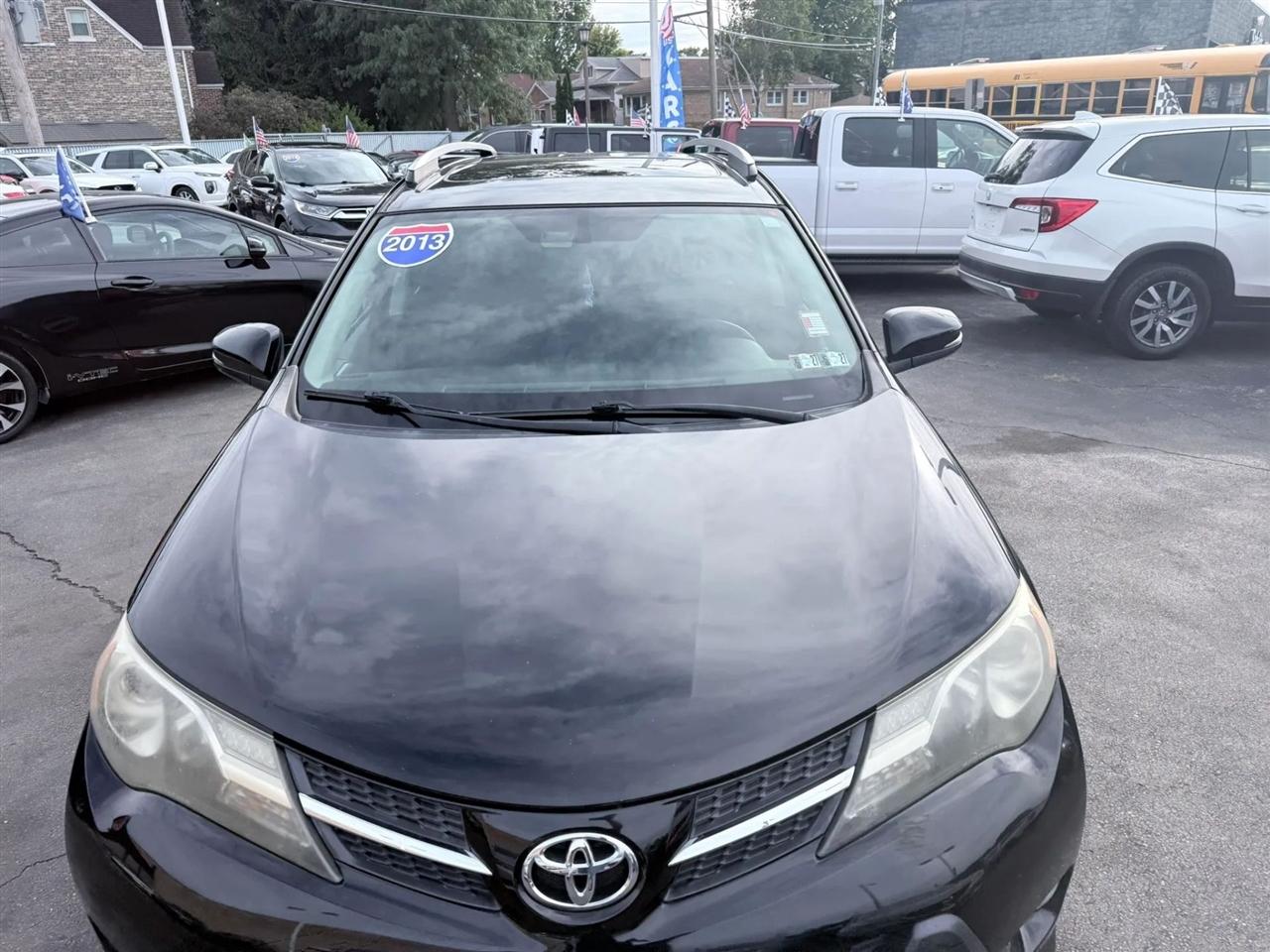 Toyota RAV4 AWD 4dr XLE (Natl) 2013