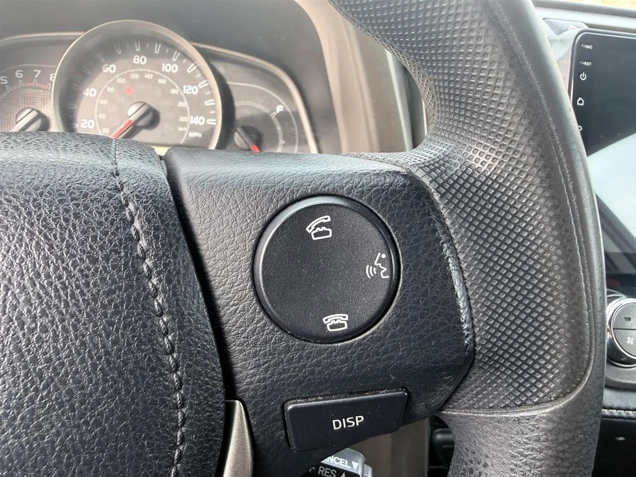 Toyota RAV4 AWD 4dr XLE (Natl) 2013