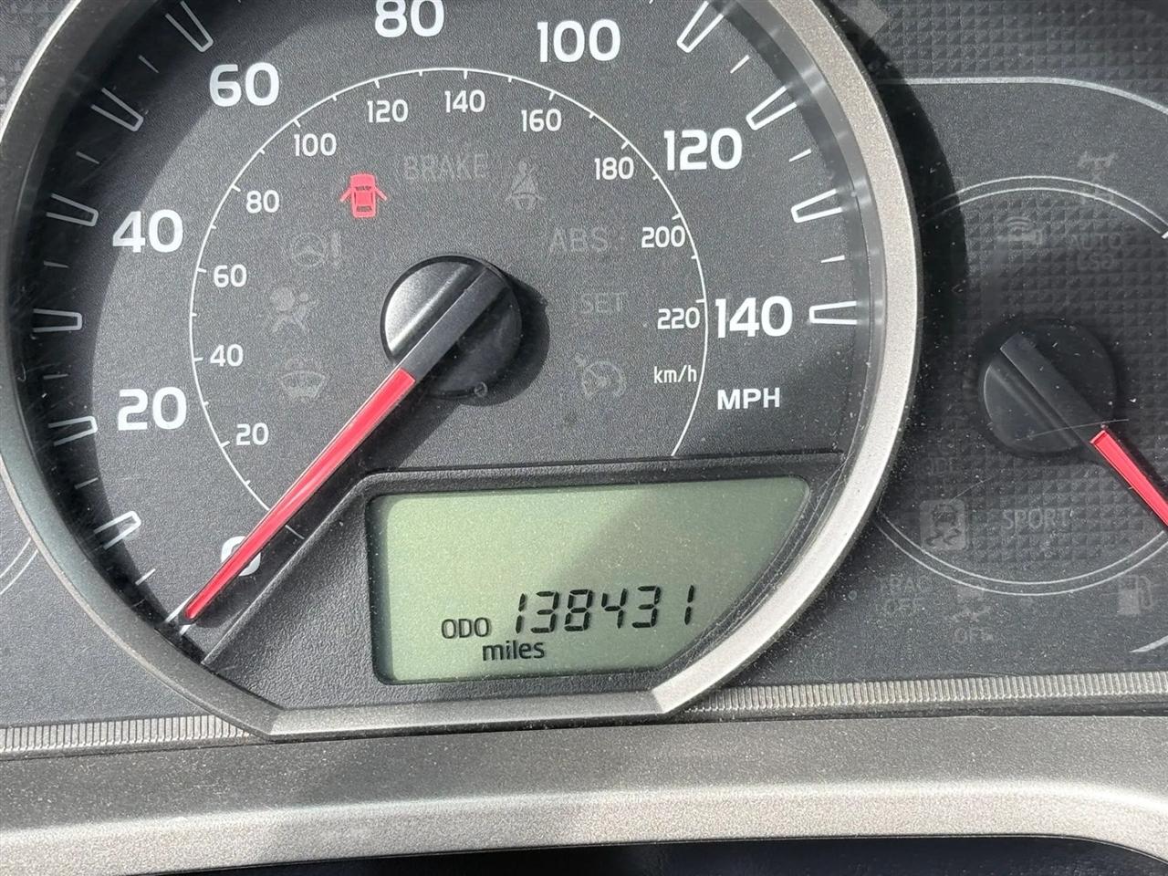Toyota RAV4 AWD 4dr XLE (Natl) 2013