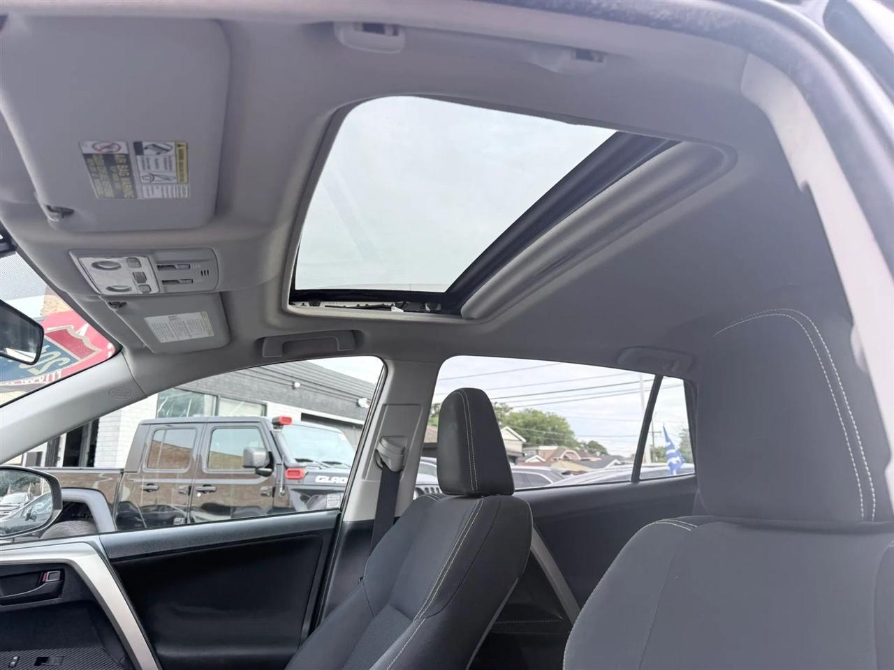 Toyota RAV4 AWD 4dr XLE (Natl) 2013
