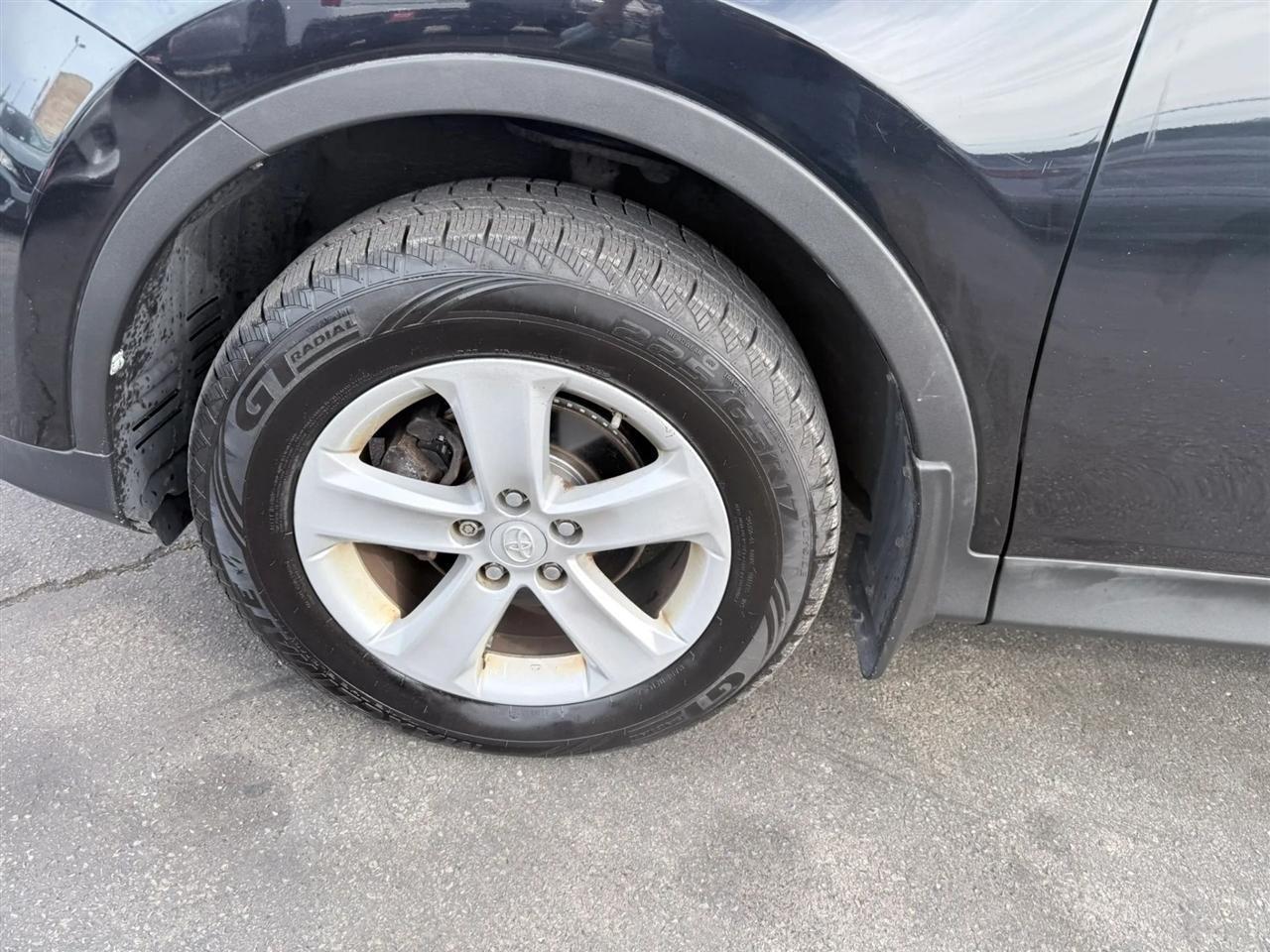 Toyota RAV4 AWD 4dr XLE (Natl) 2013