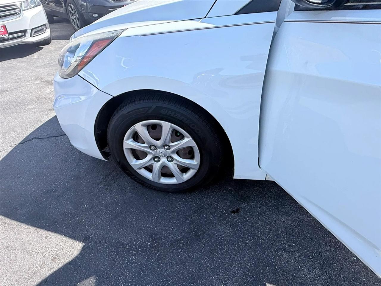 Hyundai Accent 4dr Sdn Auto GLS 2013