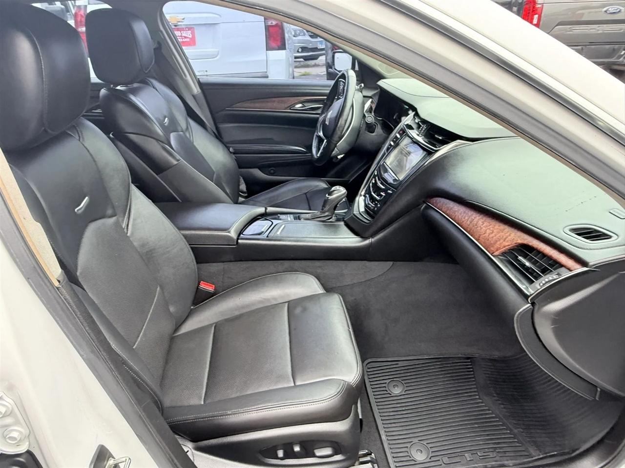 Cadillac CTS Sedan 4dr Sdn 2.0L Turbo Luxury Collection AWD 2016