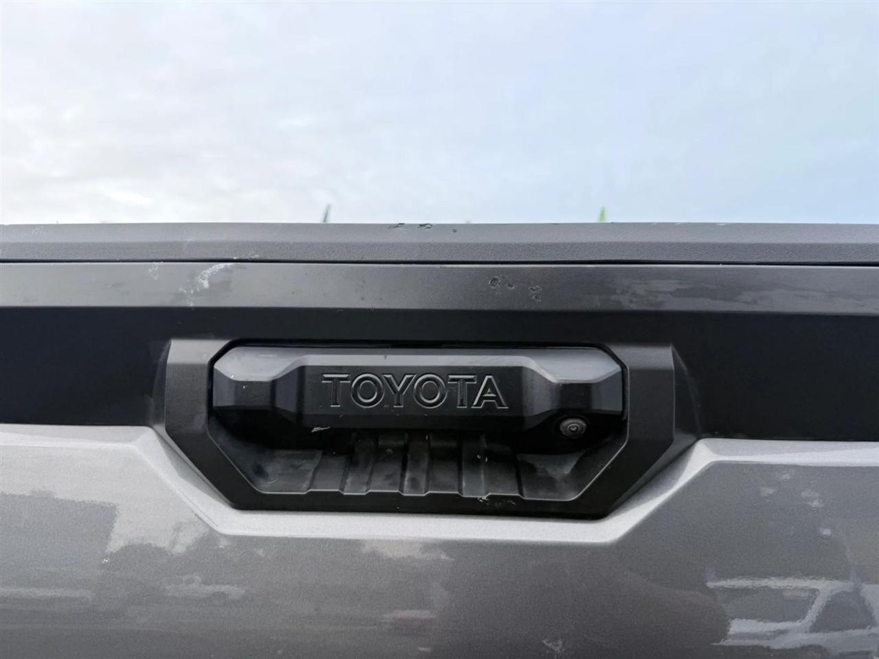 Toyota Tundra 4WD SR CrewMax 5.5' Bed (Natl) 2022