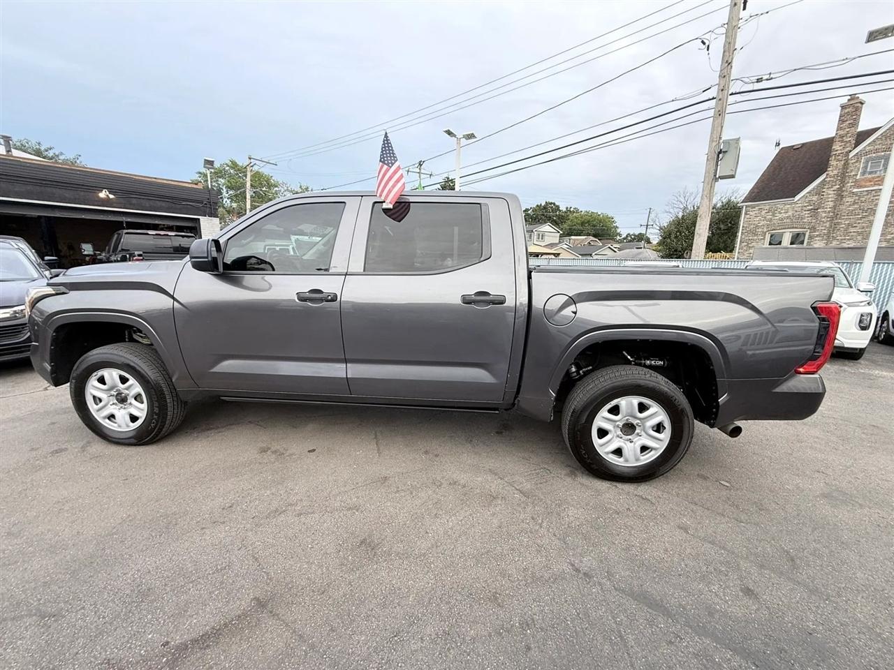 Toyota Tundra 4WD SR CrewMax 5.5' Bed (Natl) 2022
